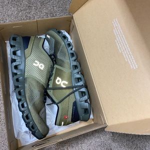 Cloud X, Size 10. Brand new.